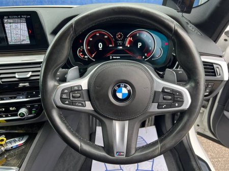 2017 BMW 5 Series 523d M-SPORT 2.0 AUTO // M PERFORMANCE KIT // HEADS-UP DISPLAY // 19