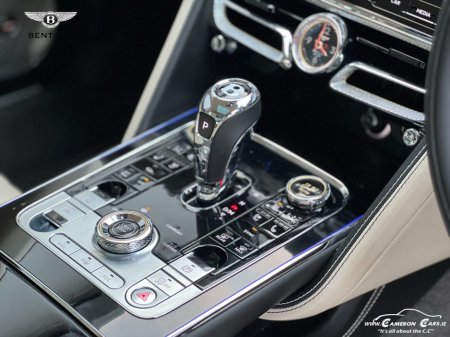 2023 Bentley Flying Spur AZURE €209,950 thumbnail