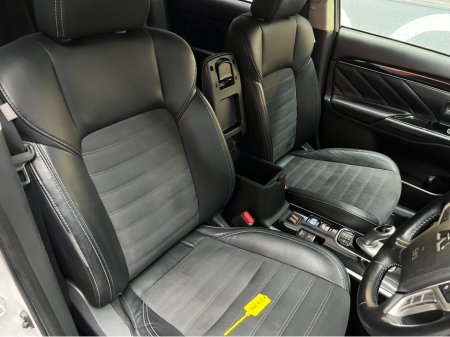 2019 Mitsubishi Outlander €18950! 2019 MITSUBISHI OUTLANDER PHEV G 2.4 AUTOMATIC / CRUISE CONTROL / 360° PARKING CAMERA / PADDLE SHIFTER / ELECTRIC HEATED SEATS / HEATED STEERING WHEEL €18,950 thumbnail