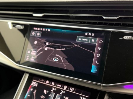 2024 Audi Q8 55 TFSI E S LINE 375HP QUATTRO €87,990 thumbnail