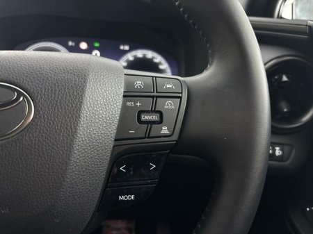 2025 Toyota C-HR HYBRID SPORT €37,950 thumbnail