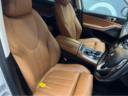 2021 BMW X5 €49950! 2021 BMW X5 xDRIVE45E 3.0 AUTOMATIC / CRUISE CONTROL / 360° PARKING CAMERA / ELECTRIC MEMORY & HEATED SEATS / PANORAMIC SUNROOF / AMBIENT LIGHTS €49,950 thumbnail