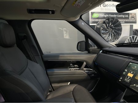 2025 Land Rover Range Rover P460 E-HYBRID HIGH SPEC NEW €149,950 thumbnail