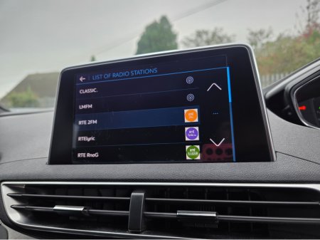 2018 Peugeot 5008 ( 182 REG ) GT LINE 7 SEATER  - DIGITAL DASH - CAMERA - ALLOYS -   CARPLAY ANDROID AUTO EU RADIO  PEARL WHITE €26,500 thumbnail