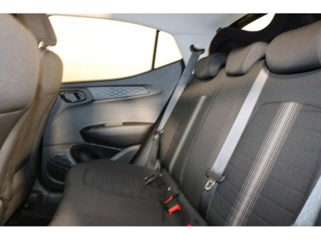 2024 Hyundai i10 DELUXE PLUS 1.0L PETROL HATCHBACK €19,895 thumbnail