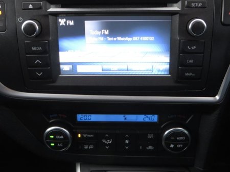 2015 Toyota Auris 1.8 HYBRID 5DR LUX €10,950 thumbnail