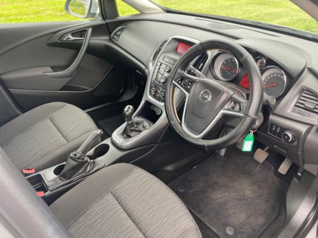 2016 Opel Astra SALOON 1.4 I 4DR €8,500 thumbnail