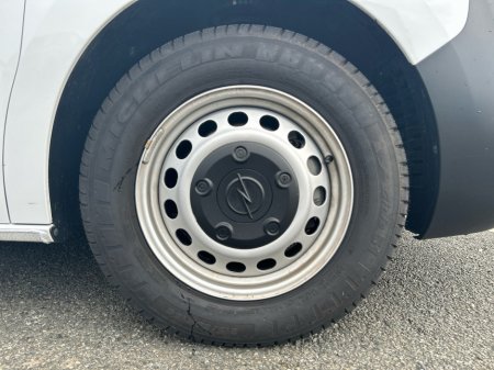 2024 Opel Vivaro L2H1-1.5 100PS-DIE-6SP €22,950