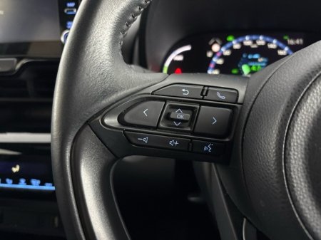 2023 Toyota Yaris Cross HYBRID LUNA SPORT €27,950 thumbnail