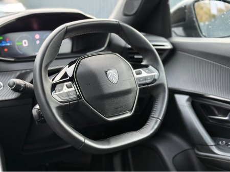 2024 Peugeot 2008 ALLURE - ELECTRIC - AUTO - 12M WARRANTY - CAR: 1601 thumbnail