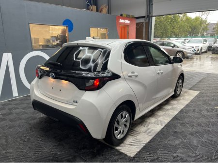 2021 Toyota Yaris 2021 TOYOTA YARIS 1.5 HYBRID / 98K KMS / REVERSE CAMERA & MORE €15,950