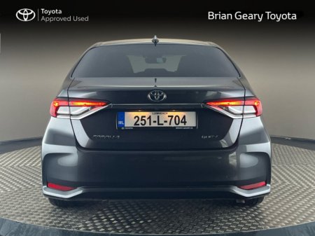 2025 Toyota Corolla HYBRID LUNA SPORT SALOON €34,450