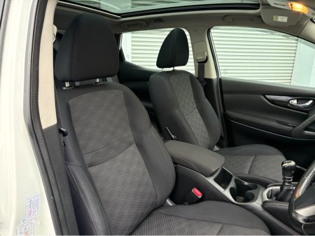 2017 Nissan Qashqai 1.5 Diesel SV €12,895 thumbnail