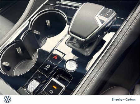 2025 Volkswagen Touareg 3.0TSI R PHEV 462HP €94,950 thumbnail