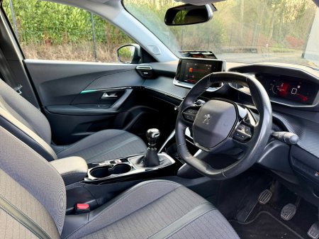 2021 Peugeot 2008 1.2 Puretech 100bhp Allure €18,950 thumbnail