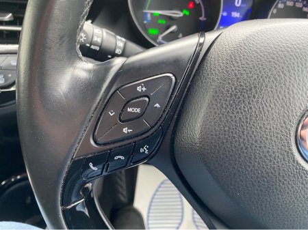 2019 Toyota C-HR SOL 1.8 PETROL HYBRID AUTOMATIC SUV *TOP SPEC IRISH JEEP* *FULL TOYOTA SERVICE HISTORY* *NCT 03/2027* *TAX 06/2026 €180 ROAD TAX* *FINANCE ARRANGED TODAY* €20,950 thumbnail