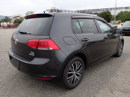 2016 Volkswagen Golf Highline 1.2 5Dr Automatic * Fabulous Spec * €15,750 thumbnail