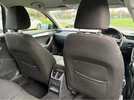 2019 Skoda Octavia AMBITION 1.6 TDI 115HP DSG 4 4DR AUTO €8,950 thumbnail