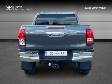 2022 Toyota Hilux HILUX 2.8 SR5 D/CAB AUTO €35,950 thumbnail