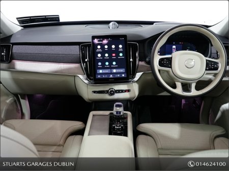 2025 Volvo XC90 ULTRA BRIGHT PHEV XC90 T8 7 SEATS, MULBERRY RED METALLIC WITH BLONDE, LEATHER, 21” DIAMOND CUT ALLOYS, AIR SUSPENSION, BOWERS AND WILKINS €89,945