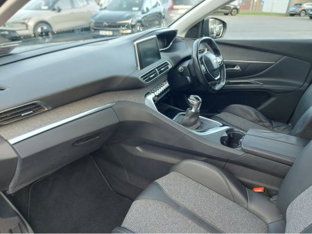 2018 Peugeot 5008 ALLURE 1.6 BLUE HDI 120 4 4DR €16,950 thumbnail