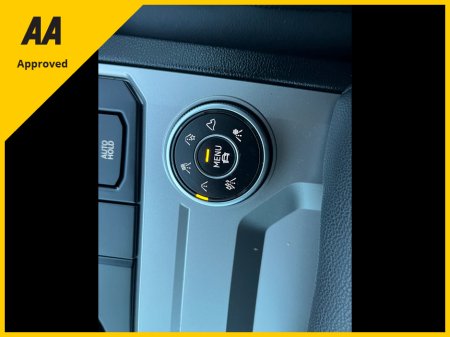 2021 Volkswagen Touareg COMMERCIAL 3.0 TDI 4M 231HP 5 5DR AUTO €49,138 thumbnail