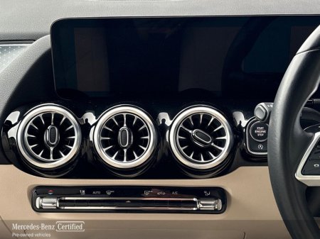 2024 Mercedes-Benz GLA Class GLA 200 d A/T Progressive *memory seats* €46,900 thumbnail