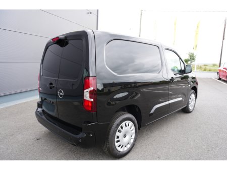 2026 Opel Combo SPORTIVE 1.5 D-TURBO €25,000