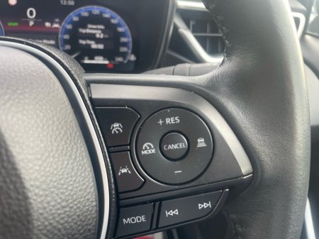 2023 Toyota Corolla 1.8 Hybrid Luna Saloon €22,475 thumbnail