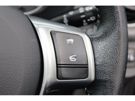 2017 Toyota Yaris Hybrid Luxury €14,950 thumbnail