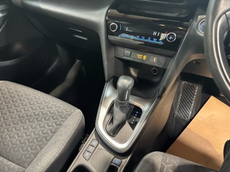 2023 Toyota Yaris Cross LUNA HYBRID AUTO €28,500 thumbnail