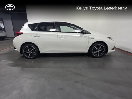 2018 Toyota Auris AURIS HYBRID LUNA SPORT #100 €17,495