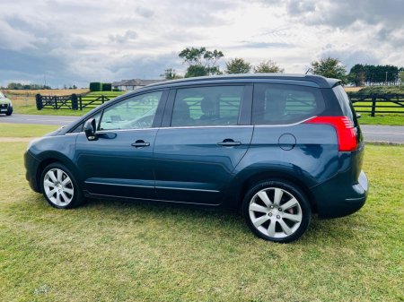 2016 Peugeot 5008 1.6 HDI BLUE 120 ALLURE AUTO 5DR €12,450 thumbnail