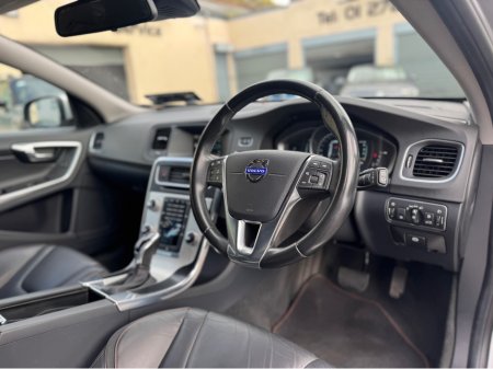 2015 Volvo V60 D2 VOR PS 5DR AUTO €13,495