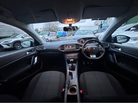 2020 Peugeot 308 ACCESS 1.2 110 6.3 4DR €15,000 thumbnail