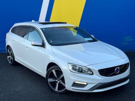 2017 Volvo V60 D4 R-DESIGN 2.0 D // TILT & SLIDE OPENING PAN ROOF // FULL SERVICE HISTORY // LEATHER POWERED HEATED SEATS €18,950