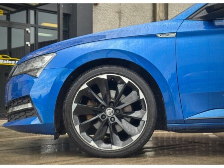 2022 Skoda Superb 2.0 TDI SportLine Plus Hatchback 5dr Diesel DSG 197 BHP MODEL! RACE BLUE METALLIC + GLASS SUNROOF €37,900 thumbnail