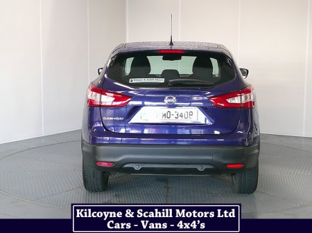 2017 Nissan Qashqai 1.5 DCI ACENTA 110PS 5 5DR €12,950 thumbnail