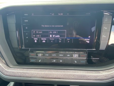 2021 Volkswagen Touareg 3.0TDI 231HP V6 4M DSG Design €38,170 thumbnail