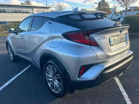 2023 Toyota C-HR  €26,999