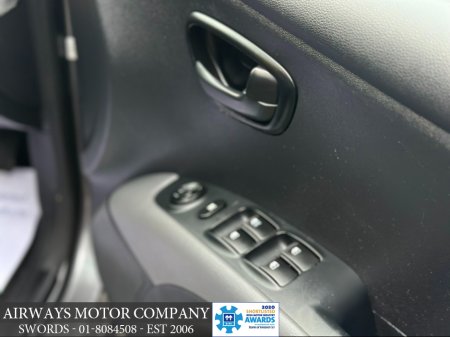 2013 Hyundai i10 1.2 ACTIVE 5DR €4,950 thumbnail