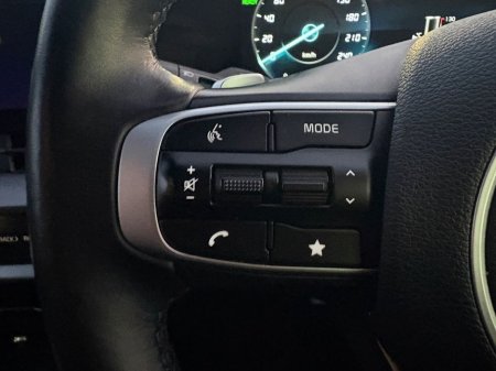 2025 Kia Sportage 251HEV Sportage, *warranty till 2032* *2 year AA* Touch Screen Infotainment System, Heated Steering Wheel, Rear Parking Sensors, Selectable Drive thumbnail