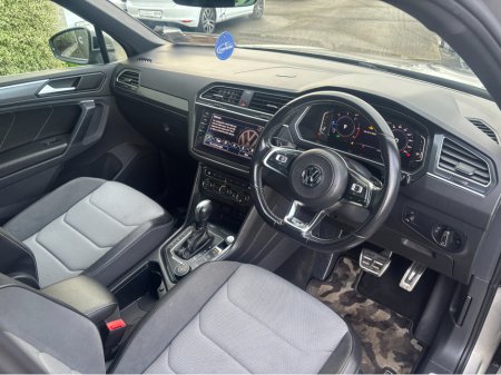 2020 Volkswagen Tiguan R-LINE 4MOTION AUTOMATIC 2.0 DIESEL //LOW MILES//HIGH SPEC//360 PARKING CAMERAS//HEATED FRRONT AND REAR SEATS//HEAD UP DISPLAY// €34,950 thumbnail