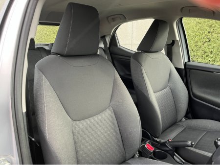 2022 Toyota Yaris LUNA 1.0 PETROL MANUAL //REVERSE CAMERA// €15,950 thumbnail