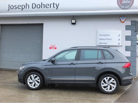2023 Volkswagen Tiguan LIFE 2.0 TDI MANUAL 6SPEED FWD 122BHP 5 €35,995