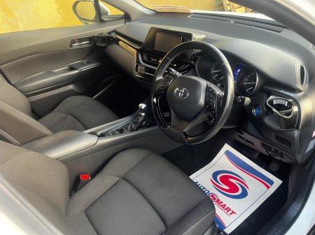 2019 Toyota C-HR Toyota C-HR 1.8 self charging hybrid €21,500 thumbnail