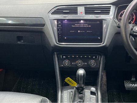 2018 Volkswagen Tiguan €24950! 2018 VW TIGUAN 2.0 TDI AUTOMATIC 4 MOTION HEATED LEATHER SEATS FRONT & REAR - CRUISE CONTROL - CARPLAY/ANDROID AUTO - REVERSE CAMERA - MEMORY SEATS - HEADS UP DISPLAY - €24,950 thumbnail