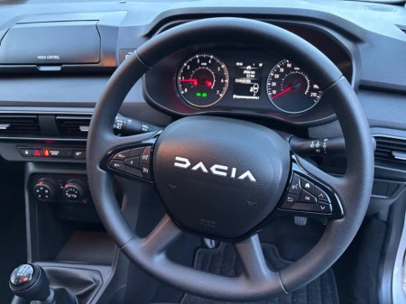 2024 Dacia Sandero TCe 90 Essential €15,500 thumbnail