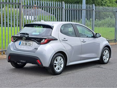2025 Toyota Yaris LUNA 1.5 HYBRID 115BHP AUTOMATIC **REVERSING CAMERA** €25,950
