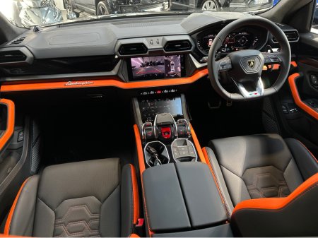 2025 Lamborghini Urus URUS S-E 4X4 V8 TWIN TURBO €359,950 thumbnail